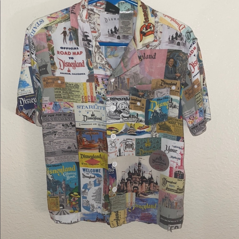 Boy’s Button Up Collar Disney Shirt - Multicolor Size 5/6